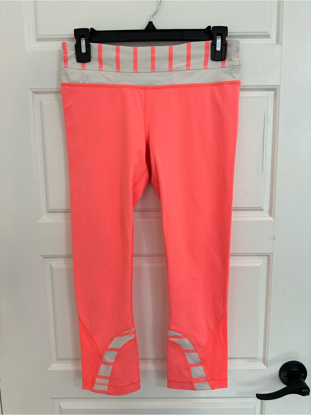 **rare** Lululemon athletica Coral Capri Leggings limited edition